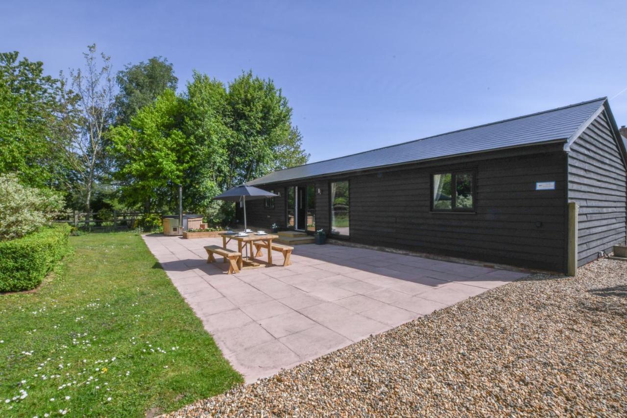 The Piglets Villa Woodbridge Eksteriør bilde